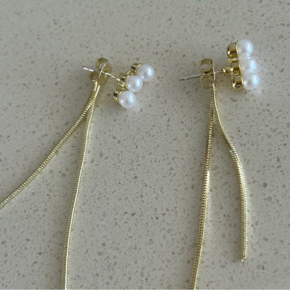 Front Back Pearl Dangling Earrings - Picture 4 of 13